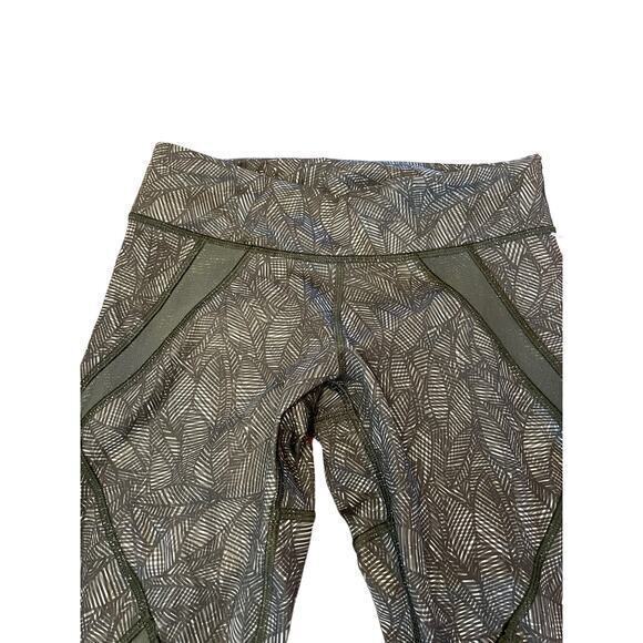 Lululemon Cool To Street‎ Crop Jazzy White Gator Green Sage Green Legging Size 4 - Picture 12 of 15